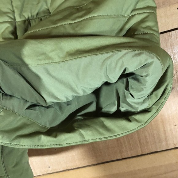 Lululemon Dynamic Movement Shorts Womens Size 10 Athletic Puffer Workout Hiking - Picture 12 of 12